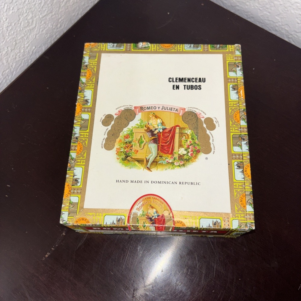 Romeo & Julieta paper over Wood Cigar Box-Empty